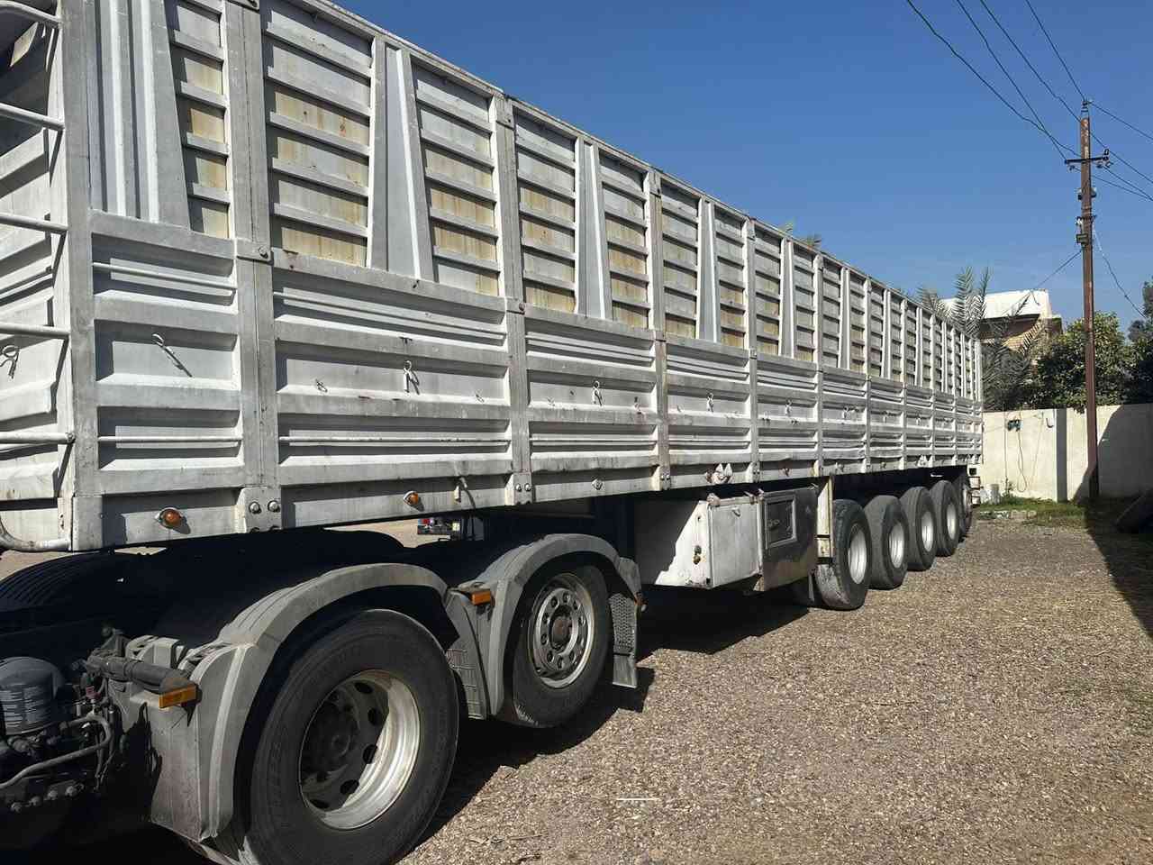 السلام وعليكم للبيع عربانة وربية محدده طول13/60تخم تاير دناكير14 الماني الأتصال على الرقم ***********//***********
