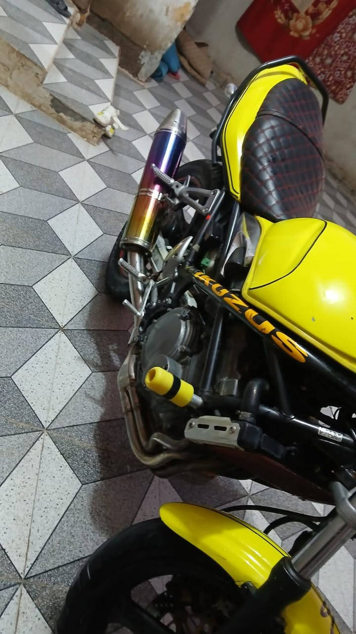 بانده ربع الدراجه نضيفه بيهه بس مكاتبه السعر مليون وميه للتواصل عبر الرقم ***********بي واتساب
