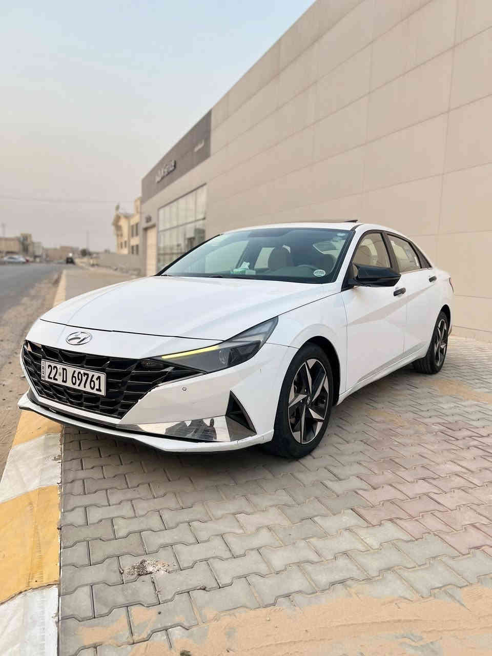 السلام عليكم…اعتذر عن الاقساط والوعده…هونداي النترا 2021 خليجي لون ابيض ثلجي رقم اربيل دولي سنويه جديده شرط التحويل…
سياره خير من الله واحلى من الصور…
فول مواصفات 1/1
سلايت وبصمه وويل كب كروم حجم 17 تشغيل عن بعد وباقي المواصفات معروفه…
محرك 2000مامفتوح بدون كل عيب.
كير مامفتوح بدون كل عيب…
صدر جديد…
تبريد ثلج وتدفئه نار…
4 تاير جديد…
ماشيه70km حقيقي شرط الفحص…
سياره بيها هلال الجاملغ الخلفي مع باب خلفي بدون قطره داخل والباقي مكفول…
السعر157 وبيها مجال للشراي 
مكاني صلاح الدين تكريت 
للاستفسار ***********
