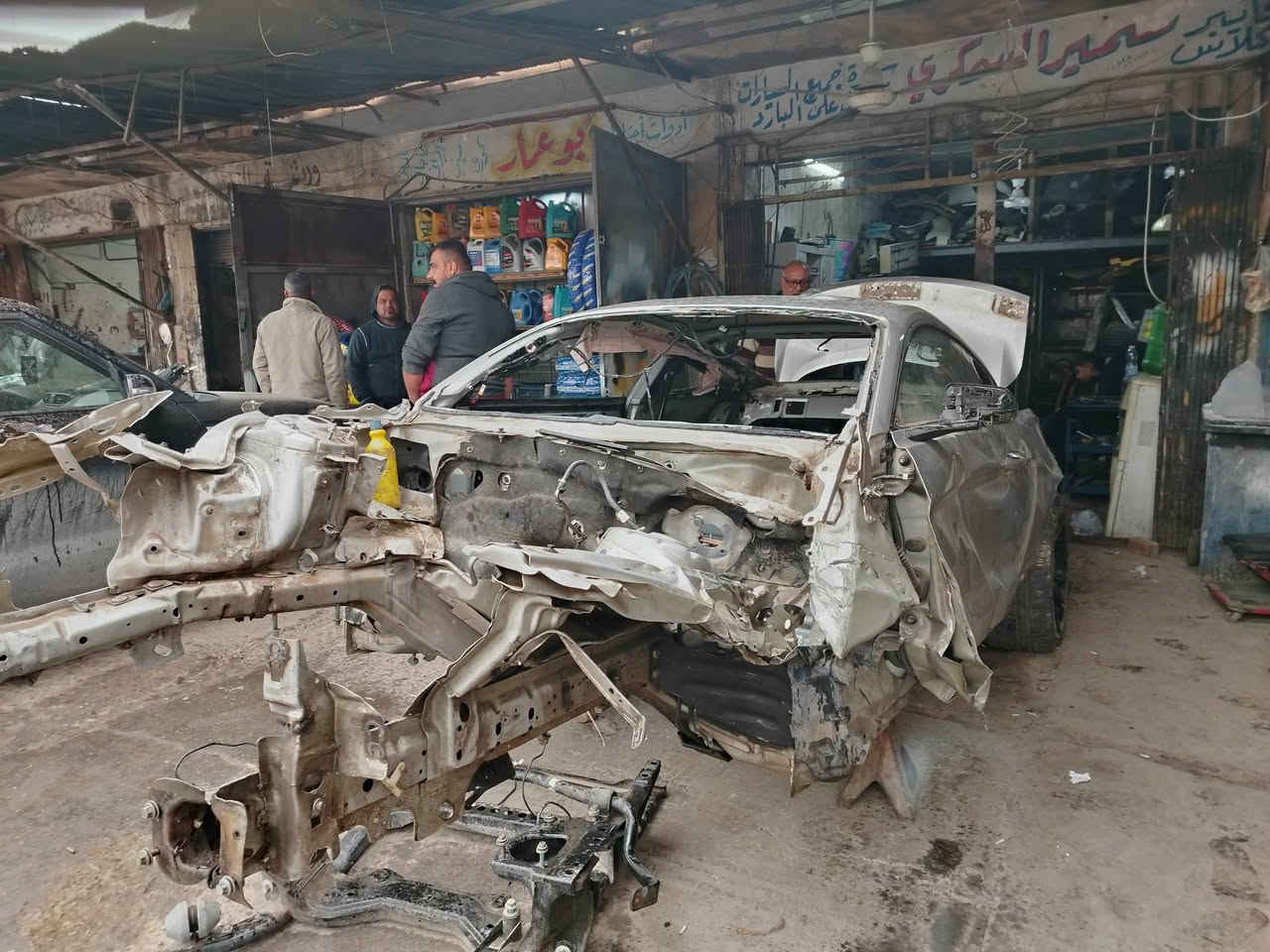 بفضل الله، نقدم لكم خدمات سمكرة من الدرجة الأولى، دقة في العمل وإتقان في التفاصيل لجميع أنواع السيارات (القديم والحديث). 

✅ ليش تختارنا؟
شغل نظيف ومكفول يعيد السيارة لحالتها الأصلية.

خبرة في التعامل مع كافة الصدمات والأضرار.

أسعار مناسبة جداً وترضي الجميع إن شاء الله.

🇺🇸 عروض خاصة لمستوردي السيارات (الوارد الأمريكي):

مستعدون لاستلام وتعمير وجبات السيارات الواردة وتجهيزها بأعلى المستويات.

📍 موقعنا:
بغداد – صليخ.
📌 للوصول إلينا بسهولة،  
https://maps.app.goo.gl/7zpqK5E3y46b1daS9 " 

📞 للحجز والاستفسار (واتساب / اتصال):
الأسطى هادي السمكري: ***********
