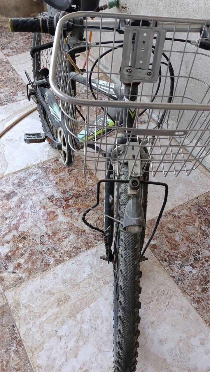 باسيكل  حجم ٢٦ ماركة DR   نظيف كلش لايت ثلجي مع البيدار  كير ستة نمر  اوربي  سعر ١١٠


**إذا كنت صاحب هذا الإعلان وتريد حذفه لأي سبب، رجاءا أرسل رسالة إلى الدعم الفني**