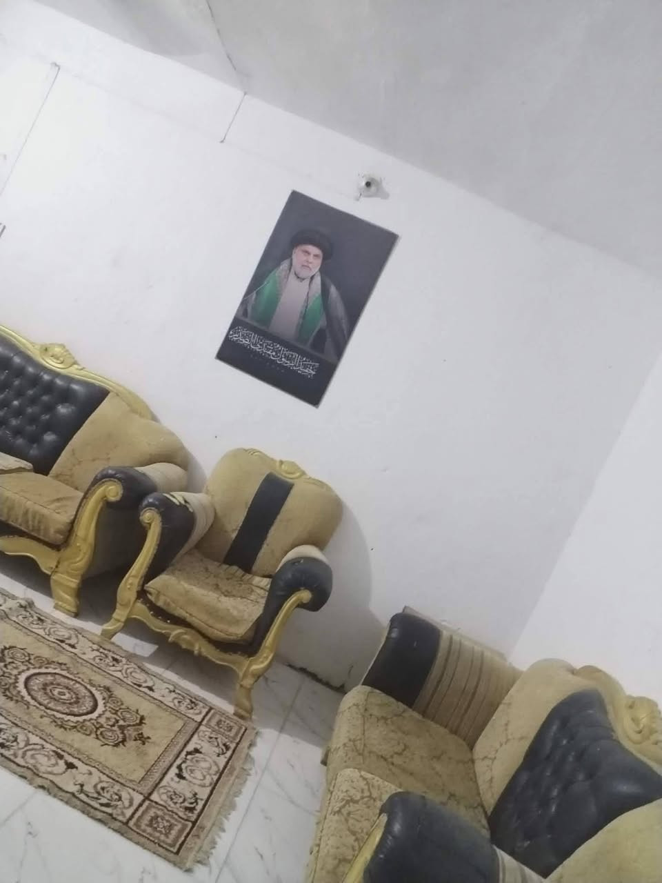 بيت للبيع في منطقة اليوسفية بلبداية ع الشارع العام مساحه 600 متر حديقتين كبار  ومطبخ وغرفه وصاله واستقبال و حمامات بيت مرتب للأستفسار الاتصال ع الرقم 
***********
او مراسلة ع الخاص

