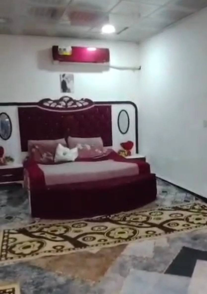 غرفة نوم للبيع مستعجل ع البيع
متواجد واتساب ***********
