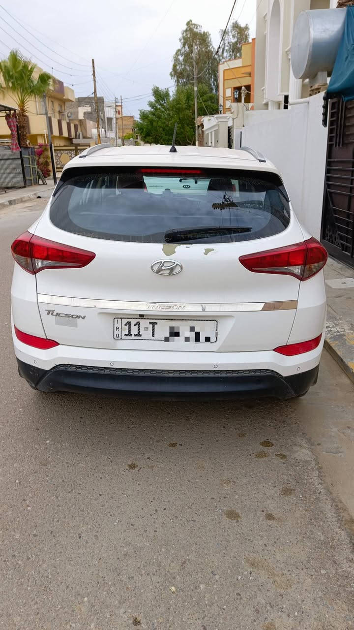 هونداي توسان 2018 خليجي رقم بغداد انگليزي
محرك 2000  (ماشية 107 الف وقابل للزيادة)
تبريد قطعتين ـ تحكمات ستيرن ـ ثلاث أنظمة قيادة 
السيارة مكفولة كفالة عامة 
(السعر 190 ورقة) وبيها مجال عنوان السيارة الفلوجة ‏‪***********
