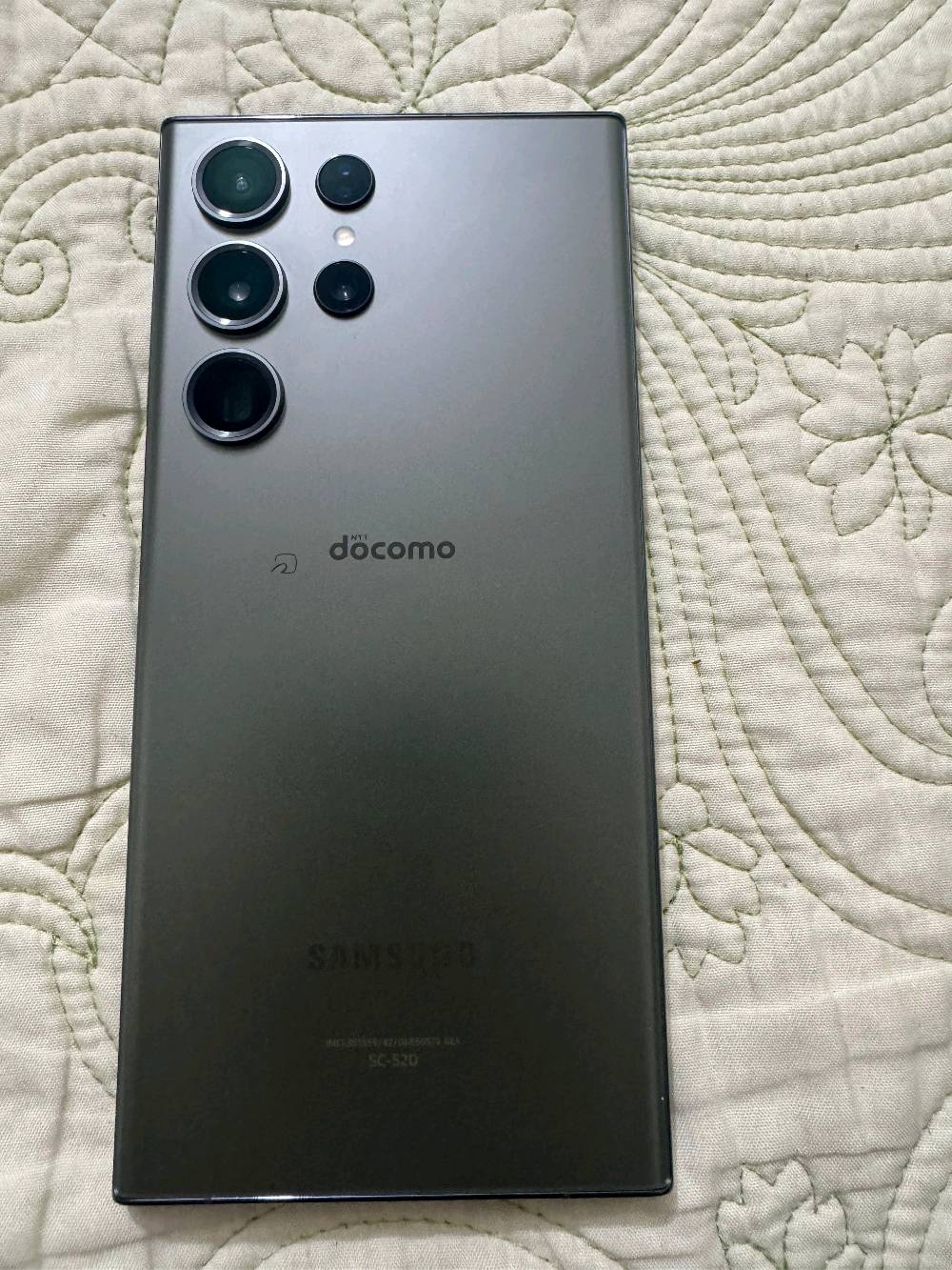 العنوان الفلوجه 
s23الترا ياباني 
مابي شخط والفطر هذا باللزكه مو بالشاشه
السعر 660 وبي مجال للشراي 
