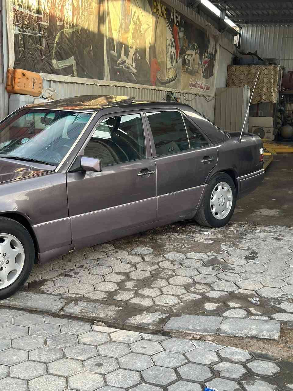 سلام عليكم مارسيدس للبيع مديل 1993اصل بيبي  320سياره كلهاا بلاديه من كير مكينه جديده شرط خراطيم دواخل تبريد ثلج حداديه حلوه كهرباىيات كلها شغاله جام 4كهرباء فتحه سلايت مكفوله من ضربه وصبغ لعام قواعد دبل شرط بلاديه ويخبلن رقم بغداد راعيها بنجف مداور ثاني يوم مكان سياره نجف سعرها 70وبيها مجال حك جيه هاذه رقمي ***********
