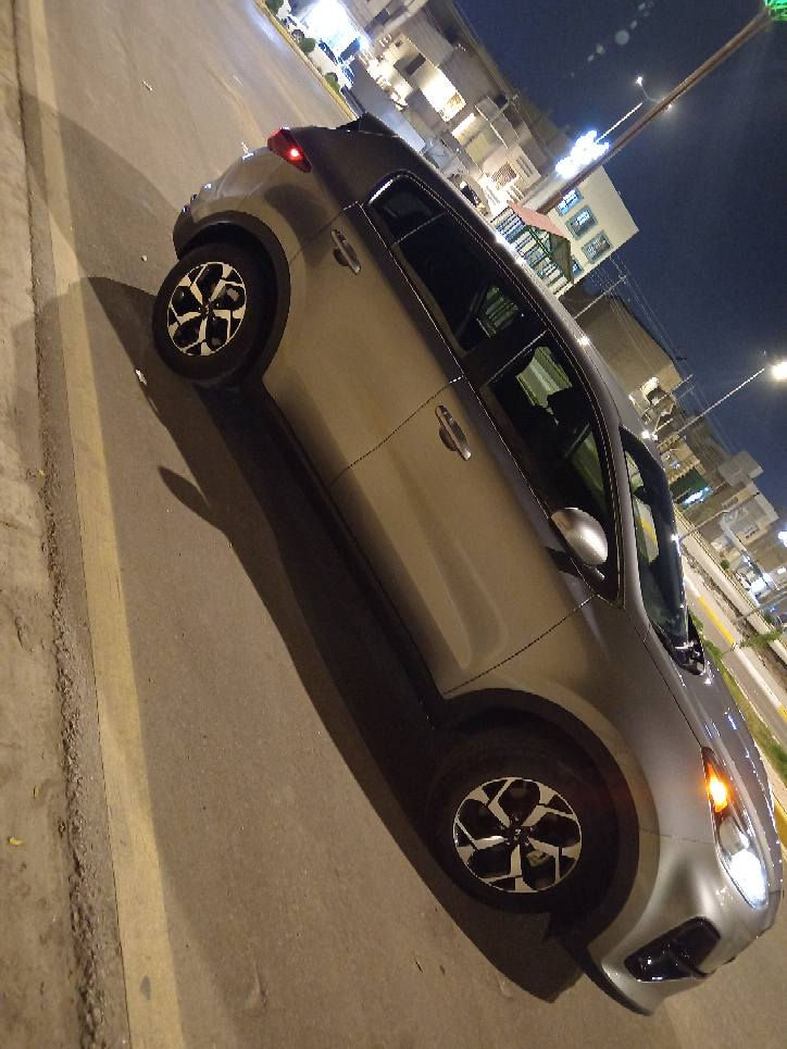 السلام عليكم للبيع سبورتج موديل 22 وراد أمريكي كلين
مكفوله كفالة عامة
محرك كير مكفولات محرك 4 سلندر
حداديه بلكامل جديدة امامي خلفي
تبريد ثلج

تايرات جدد
ترايك وين ميعجبك
سياره استخدام شخصي من دوام للبيت بعدها على وضع شركة جديدة من داخل ومن خارج 

رقم أربيل جديد الدولي تحويل مباشر
مكاني كربلاء رقم *********** كربلاء, العراق
