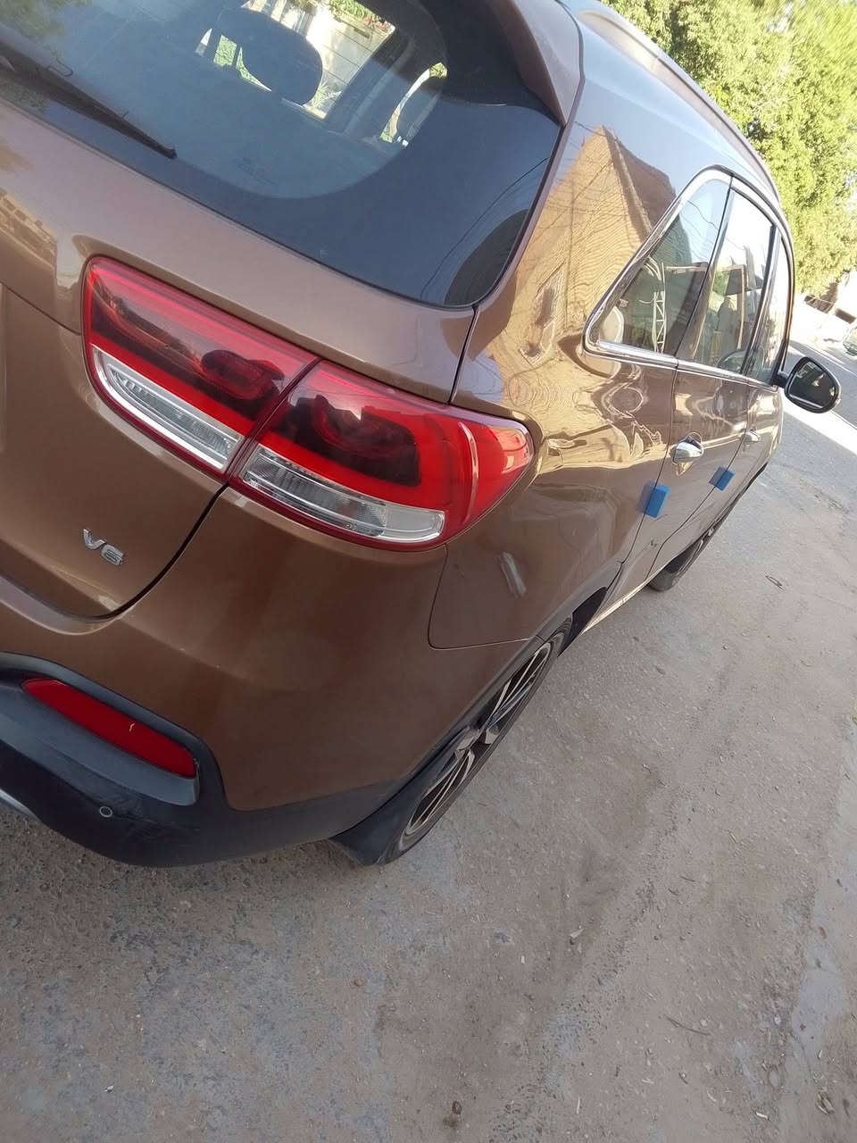 موديل ١٥  الشكل الجديد
الرقم بعداد بيه موصفات 

تحكم استيرن ثلاث انضمه قياده كشن كهرباء 

ثلاث قطع تبريد 

سبعه راكب

المحرك سته 

السياره بيه بنيد ضبع رش اثر جراد وعندي الفديو مال صبغ البنيد 

والقماره بيه فابلون اسود جارده فقط سعرها 165 وبيها مجال قليل *********** مامتواجد ع فيس *********** مكان السياره كربلاء

