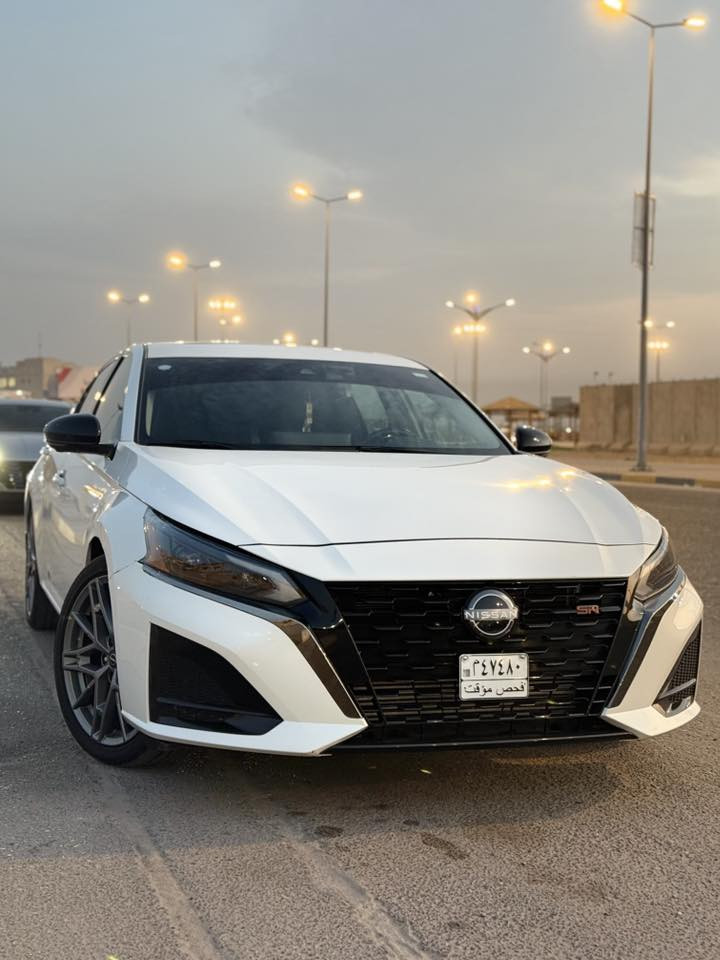 السلام عليكم 
نيسان التما موديل 24 بيع او مراوس 
حره بسمي سياره بيها بارد ب المدكر الامامي كد شبر ولباقي كفاله 
مكينه 2000 توربو فوول مواصفات 
مكان بصره العشار  سعر 180 بيه مجال واني خادم
اي تفاصيل اني بلخدمه بس اتصل او واتساب موجود
 
***********
