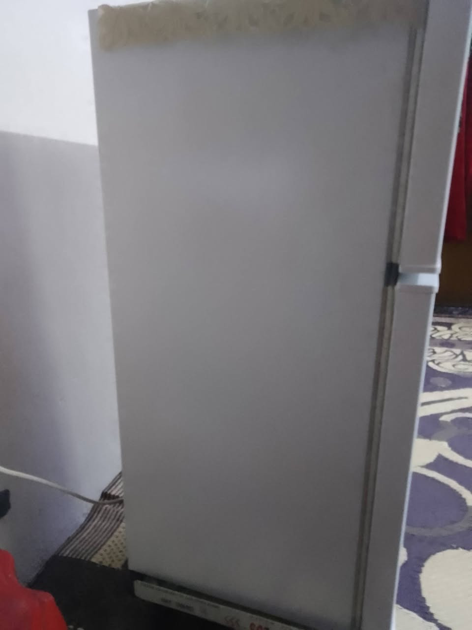 ثلاجه للبيع نستخدمه قليل جدا السعر 100 الف قفل
رقم الهاتف ***********
