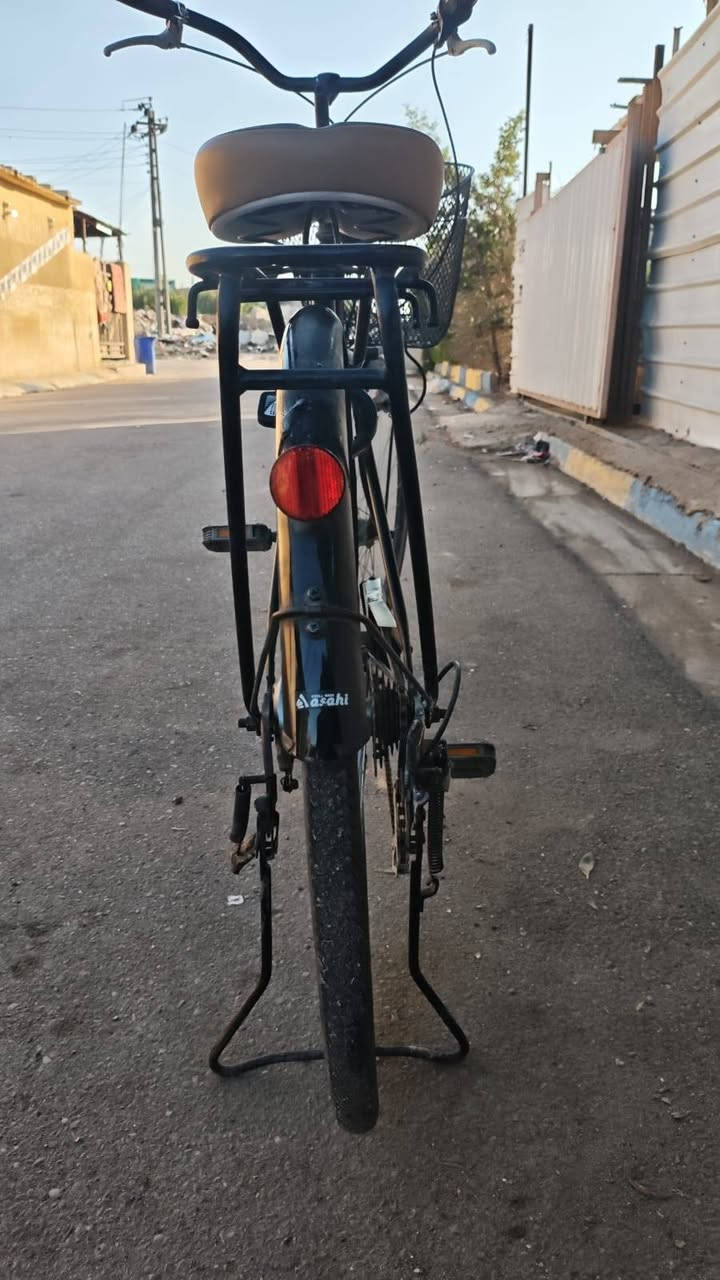 بايسكل ياباني 
حجم 28
المواصفات:
تايرات من نوع (Maxxis)
اضائة اماميه من نوع (Lbbd) شحن سريع
مكينة خلفيه (عقرب- تحتوي 5 نمر)
گلجات اصليه من نوع ( Shimano Alivio )
مواصفات عاليه
هيكل البايسكل بجودة عالية
كشن(سرج) نوعية جيده
الويل من نوع (Shimano Alivio) ايضا
شركه يابانيه معروفة 
والباقي ما يحتاج شرح لأن بعده جديد
( سعر البايسكل 130 وبيه مجال)
مكاني بغداد حي الجهاد 
***********
