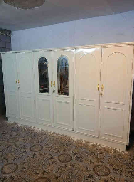 غراض مستعمله نظيفه جدا للبيع كلمن وسعره المراسله خاص او الاتصال ***********مكاني بغداد
