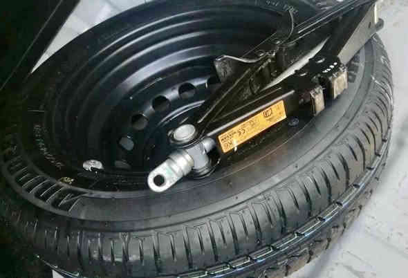 السلام عليكم سني موديل 2018 السياره زيرو 
ماشيه 20 الف بعدها جديده لوك كير محرك تبريد تخم تاير 
جديد حداديه جديده رقم بغداد جديد باسمي هزه جديده سنويه 
جديده خير من الله سياره السبير منازل العده كله بعدها فرشات 
مدوشمه كل سياره مكفوله فقط بارد مكاني بغداد 
للتواصل 
***********
