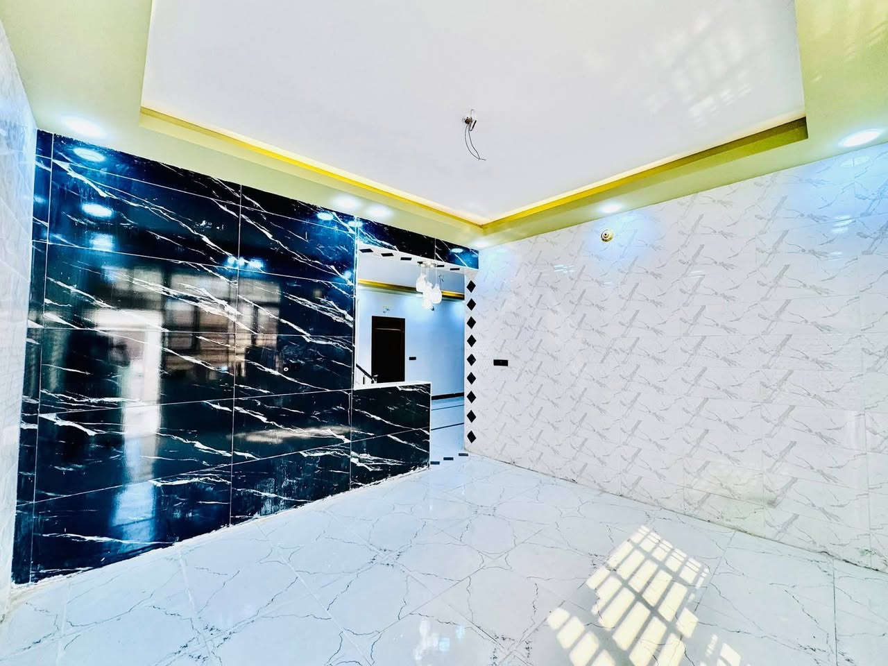 ببت للبيع 200 متر طابو صرف سند حر
مكانه نجف حي نداء 

يحتوي عله غرفتين نوم 

وصاله وستقبال 

وصحيات عدد ثنين

ومكشوفه ومطبخ 

شغل مال جناي طابوك جمهوري صب كون كريت طابق واحد 

( سعر135 وبي مجال )

نتصال او واتساب

***********
