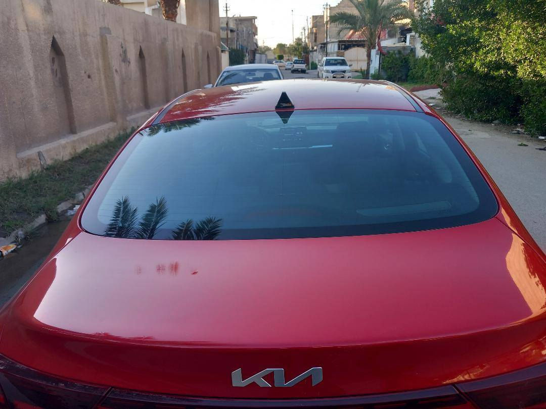 اسلام عليكم 
كيا فورتي للبيع مديل 24
(( مرقم بغداد))
ماشيه ٣٠الف مشي امريكا
المواصفات
اشاير بالمري
نقط عميا 
حساسات امامي وخلفي 
حساسات جانبيه 
نقط عمياء
قياده ذاتيه 
نضام تحديد مسار
٣وضعيات قياده
السياره حلوه واحلا من الصور وحادثها فقط الجاملغ مبدل نفس اللون امريكي اصلي وصور الحادث منشورات كلها سليمه عدا الجاملغ
مكان السياره: بغداد
السعر:160
رقم الهاتف:***********
