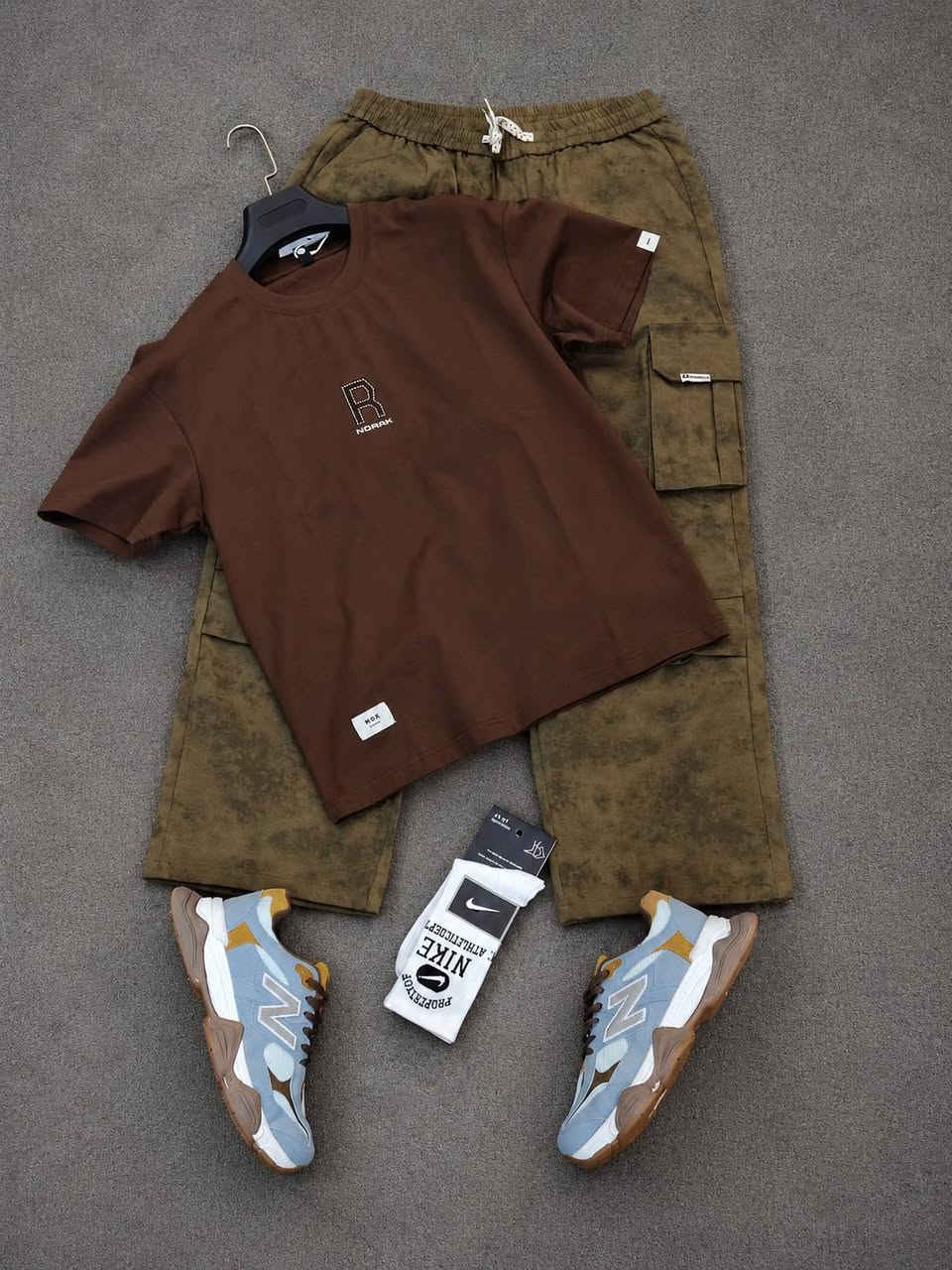 ✨ مرحباً بكم في أحذية وأزياء أوسكار ✨
وجهتكم للأناقة والذوق الراقي 👞👕
نوفر لكم تشكيلة مميزة من الملابس والأحذية العصرية بجودة ممتازة وأسعار تناسب الجميع، مع لمسة من الأناقة والثقة في كل إطلالة.
🛍️ أحدث الموديلات
👟 أحذية شبابية وعصرية
👔 أزياء كاجوال ورسمية
💎 جودة عالية وأسعار منافسة
📍 العنوان: موصل الجديدة 
📞 رقم الهاتف: ***********
📱 للتواصل والاستفسار: واتساب 
“أناقتك تبدأ من هنا”
