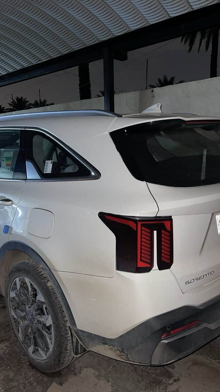 للبيع سورنتو 2025 رقم أربيل فول كفاله 6 سلندر ماشية ٣٠ ألف بوضع الزيرو أم الضمان شركة أكدال دبل كأمره خلفيه داتشو ويل 20 دوس اصل بانوراما وبعد هواي مواصفات مكان بغداد السعر٣٠٥وبيها مجال بسيط جدا للأتصال ***********.   ومغلفه بل كامل
