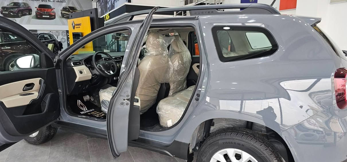 السلام عليكم/ رينو داستر فول موصفات رقم بغداد الدولي حره تحويل مباشر/ 2025 /زيرو /ضمان الشركه ٣سنوات/ تجي فول موصفات محرك كير ٦ سرعات من نسيان/ السعر ١٤٧ شامل العقد المروري وتدللون/***********
