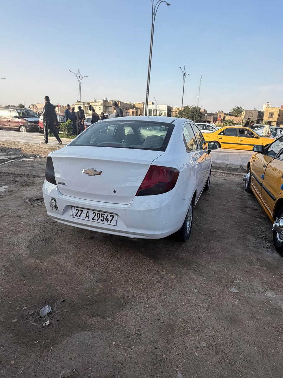 السلام عليكم 
شوفر سايل 2012 رقم ذي قار انكليزي باسمي حداديه تخم تاير باتري جديد مكينه 1600 وكير عادي  مكان السياره ناصريه الغراف السعر 55 وبيه مجال 
*********** ناصرية, ذي قار
