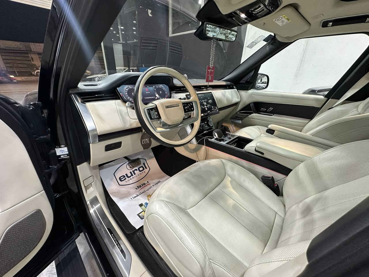 RANGE ROVER 2022 🇬🇧auto bioghraphy 
رانج روفر 2022 🇬🇧اوتو بياوغرافي 
فول ١/١ 
ضمان وكالة سردار ✅
كفالة عامة 
تغليف كامل المركبة ppf 
عداد المسافة المقطوعة 21000 k/m 

📍بغداد شركة ابو ظبي جكوك قرب بوابة الكاظمية 

0771 811 1145

0781 844 4044 📞
