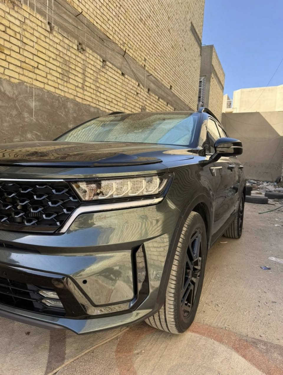 سورنتو  XLINE وارد امريكي اللون زيتوني
الموديل 2023( اربعه سلندر 2.5 تيربو ) 
 ماشي 28الف كم  رقم بغداد الدولي بسمي 
 حادثهافقط جاملغ السائق الامامي ايرباك برده جهة السائق كما موضح بالصور وتم تصليحه ،السياره اني الي مستوردها 
الموصفات : Xline
⬅️بصمه + تشغيل عن بعد اناره ترحيب
⬅️كاميرا خلفيه دوارة HD
⬅️رادار تحديد مسار + حساسات خلفية
⬅️رادار النقطة العمياء+سياقه ذاتيه 
⬅️أندرويد اوتو + كار بلي + GPS + امكانية عرض شاشه الهاتف 
⬅️ بريك ذاتي عند التوقف Auto Hold
⬅️ تشغيل واطفاء المحرك تلقائي Auto start stop
⬅️شاشه كبيرا 
⬅️تحكمات ستيرن فول 
⬅️تدفئه بالكشنات
⬅️هاندبريك بصمه 
⬅️تثبيت سرعه 
⬅️سبعه راكب 7
⬅️لايت 4عدسات
⬅️أشاير بل مري 
⬅️صندوق شفط  
⬅️شحن لاسلكي للهاتف 
⬅️بعد بيها هواي موصفات ⬅️
⬅️السعر 265$
للاستفسار اللاتصال ***********
