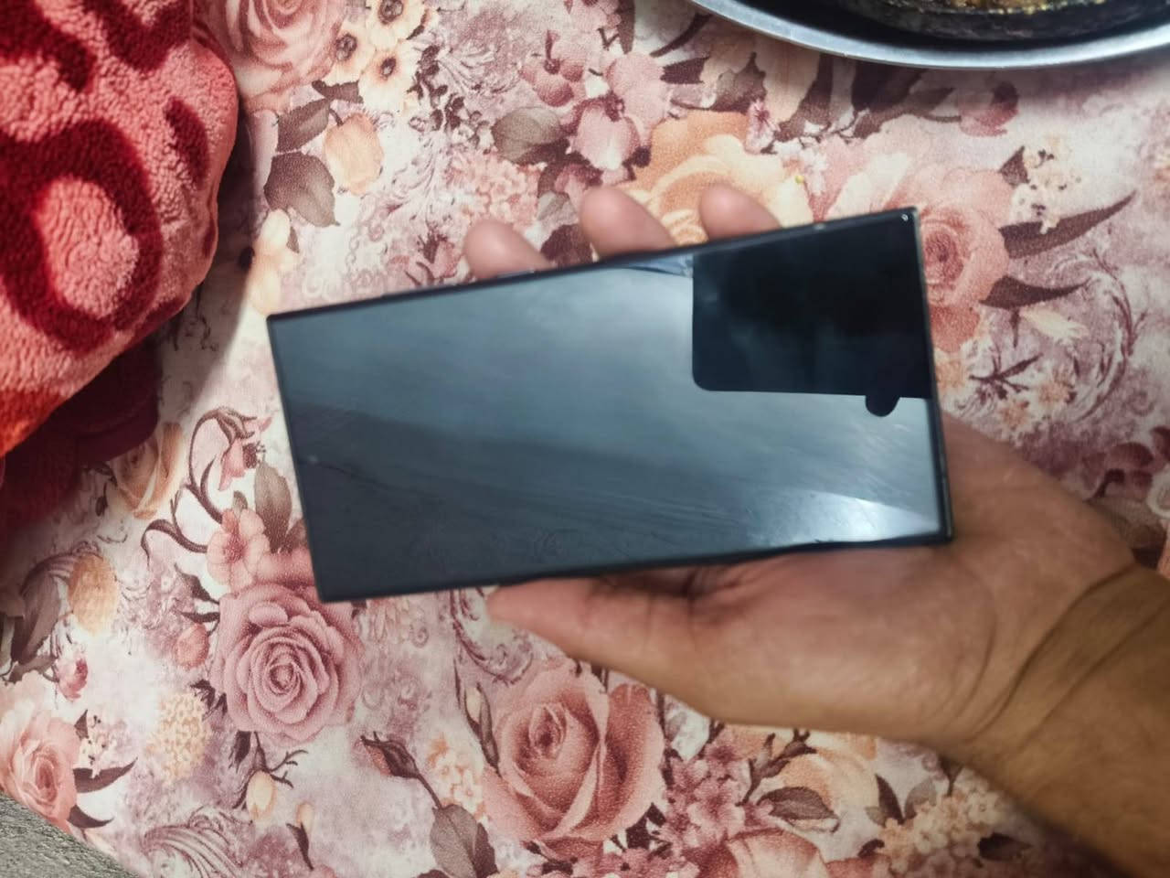 السلام عليكم
S24 الترا 
ذاكره 512 
جهاز نضيف حيل وجديد 
ويا كيبل فقط 
السعر 1050 الف وبي مجال شي قليل 
مكاني موصل 
شراي اتصل خاص ماكو لان حاذف الماسنجر 
#***********
