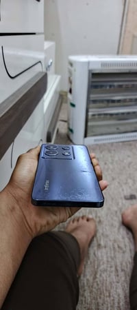 نوت 30 VIP • ٢٥٦ • ١٢+١٢ رام