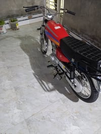 دراجه للبيع  رقم وسنويه   اتصل 07810400891