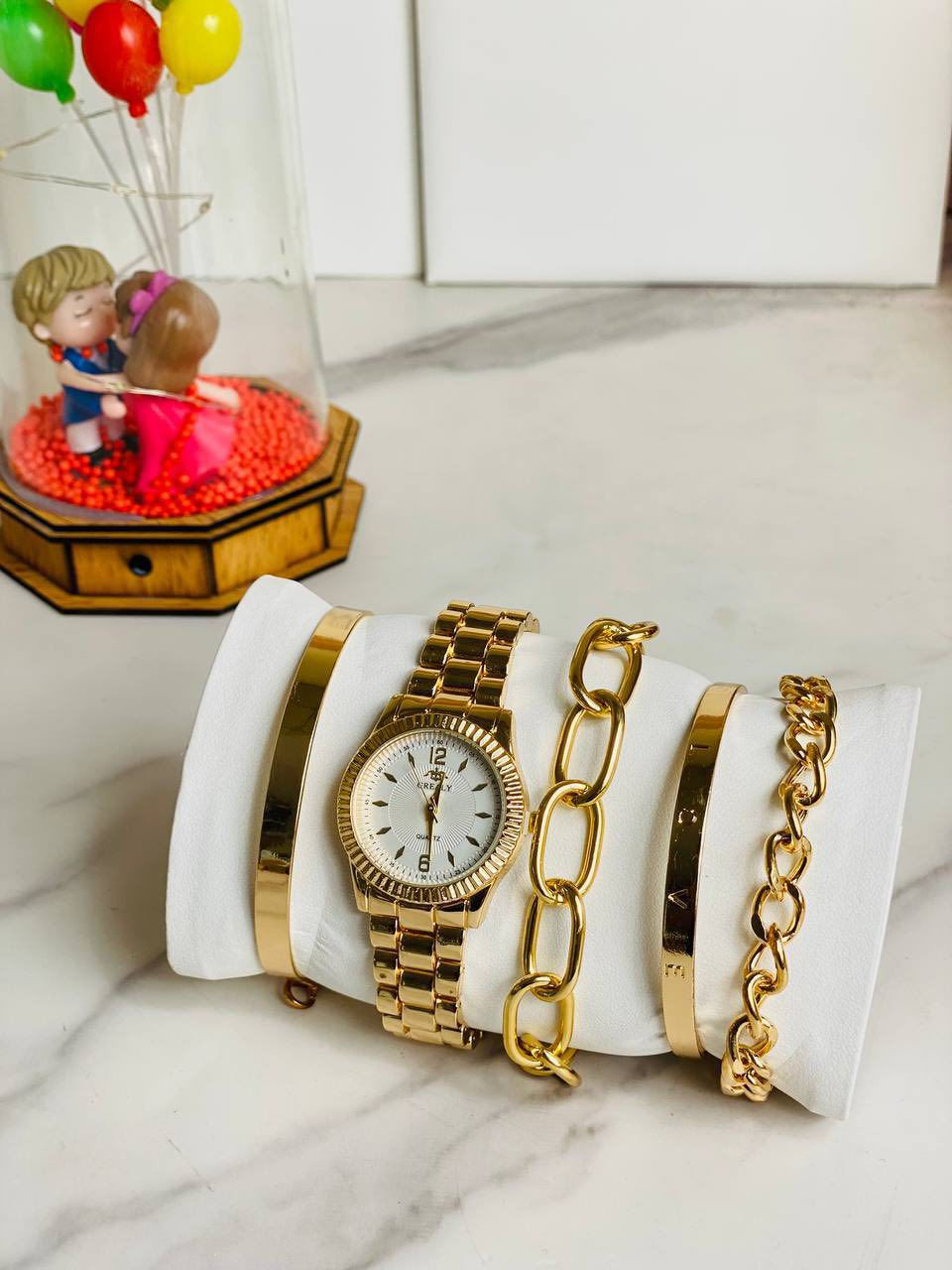 جديدنا مميز💋
♥️سيت اكسسوار♥️

بوكس 🎁 سيت ساعة نسائي
اللون ذهبي يحتوي على. 
ساعة * و سوارات عدد 4  *  طلاء ثابت 💯🔥
بوكس نسائي نازك ♥️
مع علبه خاصه ومميزة

مميزات البكج. 
✅ماكنة ياباني
✅طلاء ثابت
✅ضد الماء
✅ضد الخدش  
🚘 يوجد خدمه توصيل لجميع محافظات العراق ٤ الاف 🚘


**إذا كنت صاحب هذا الإعلان وتريد حذفه لأي سبب، رجاءا أرسل رسالة إلى الدعم الفني**