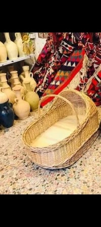 ميز مرايا • سلة طفل جديدة • هيت