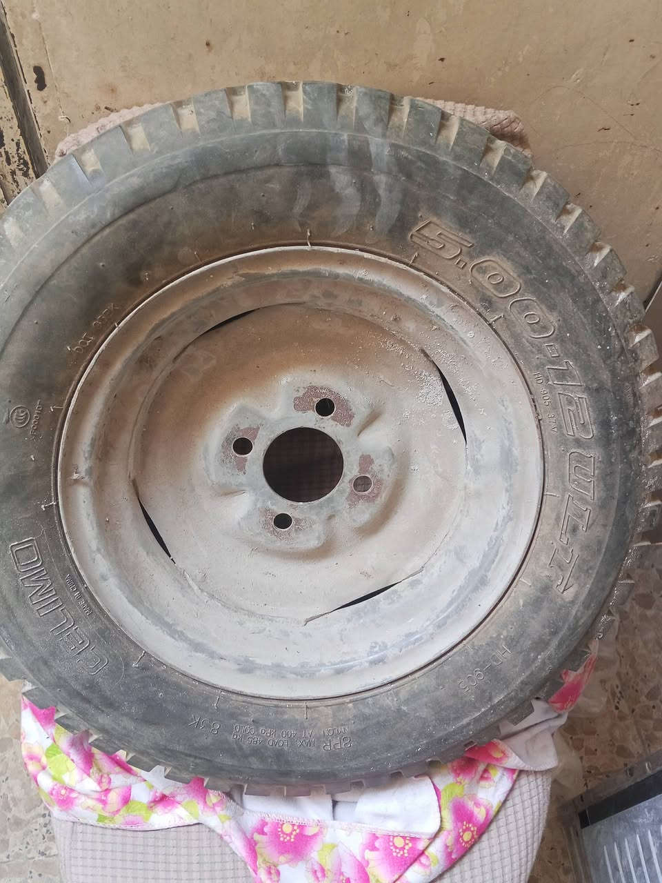 عندي تاير ويل كامل اسبير ستوتة بسعر مناسب عنوان بغداد الكريعات ***********
