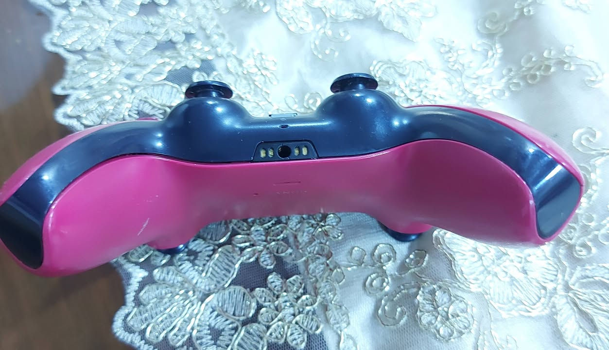 يده بلي ٥ شغاله لكن واحد من الشفتات شامر والنظافه مثل ماموضح بالصور مع التوصيل ٣٠ الف


**إذا كنت صاحب هذا الإعلان وتريد حذفه لأي سبب، رجاءا أرسل رسالة إلى الدعم الفني**