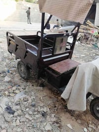 ستوته نضيفه بطاريات نضافه 80 بالميه نقصها لايت امامي يعني كهربائيات ام...