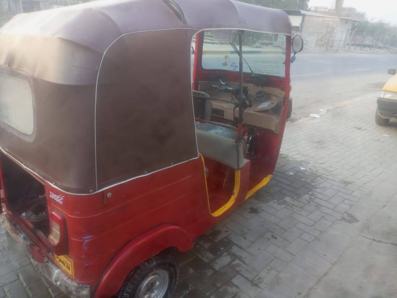 سلام عليكم تكتك مديل ١٨ للبيع رقم وسنويه مكان بغداد الدوره  سعر ٥ وبيه مجال رقمي ***********   تكتك جاهزه من كلشي اي نقص ما بيه مكفوله بس الدوس معمرات
