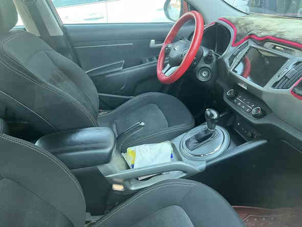 كيا سبورتج موديل ١٦ خليجيه للبيع سعر ١٤٢
رقم دهوك للبيع بس مو هذا رقم البيهة رقم عادي بتحويل ناخذه ونرقم غيره
بدون حادث فقط صبغ البنيد اثر جراد
مواصفات عاديه قماره حديد
ماشيا ١٦٠
سياره جاهزه
موجوده بغداد الجديده او جميله
السعر ١٤٢
تلفون ***********
