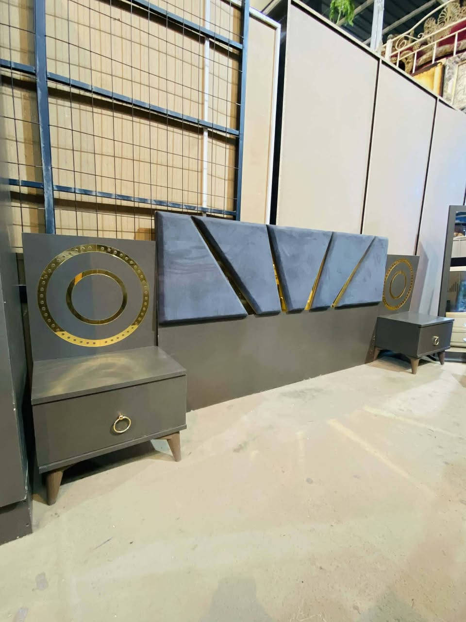 غرفة نوم تركي مستعمل
تتكون من👈 7👈قطع 
نضافة👈 90%💯👌
السعر 👈600👈ألف فقط 
مع نقل وشد داخل بغداد مجاني

( عمولتهه 30😍)


**إذا كنت صاحب هذا الإعلان وتريد حذفه لأي سبب، رجاءا أرسل رسالة إلى الدعم الفني**