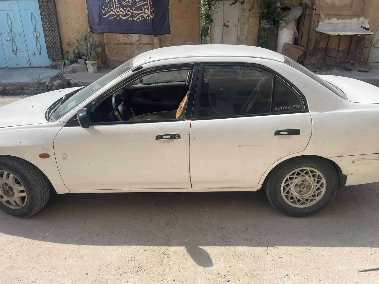 من رخصة المسؤول
لانسر مسيوبيشي أوتوماتيك مشروع وطني
موديل 96 تريد مداور تريد وكاله السعر 25 قفل موبايل ***********
