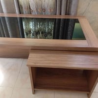 ميز كبير ،مع اربع طبلات داخليه جديد ب٢٥الف ..الاتصال على الرقم ٠٧٧٠٥٨١...