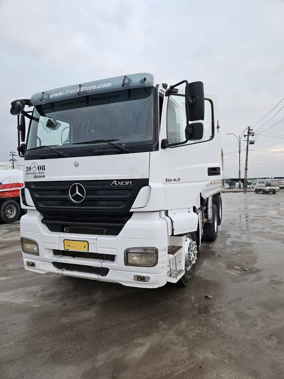 اكسور قلاب موديل ٢٠٠٨ سحال جوب  كير عادي و تبريد و ريتايده ر  تخم تايه بدون صوبغ  و وكاله فقت سياره جاهزه 
تلفون ***********  و ***********
