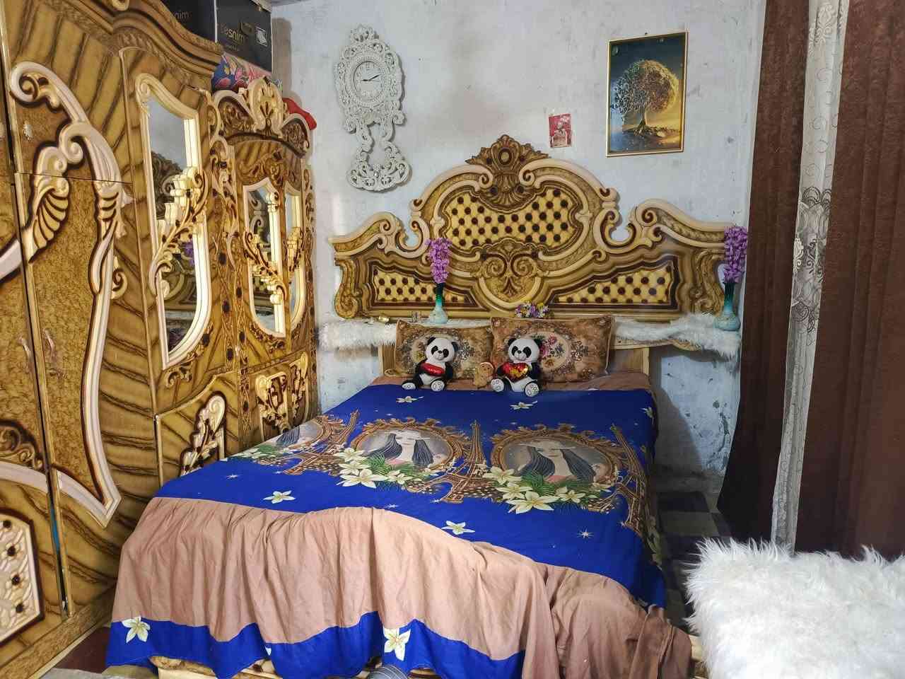 غرفه تركيه للبيع السعر 600وبيهه مجال سوق الشيوخ شارع الدجين
***********
