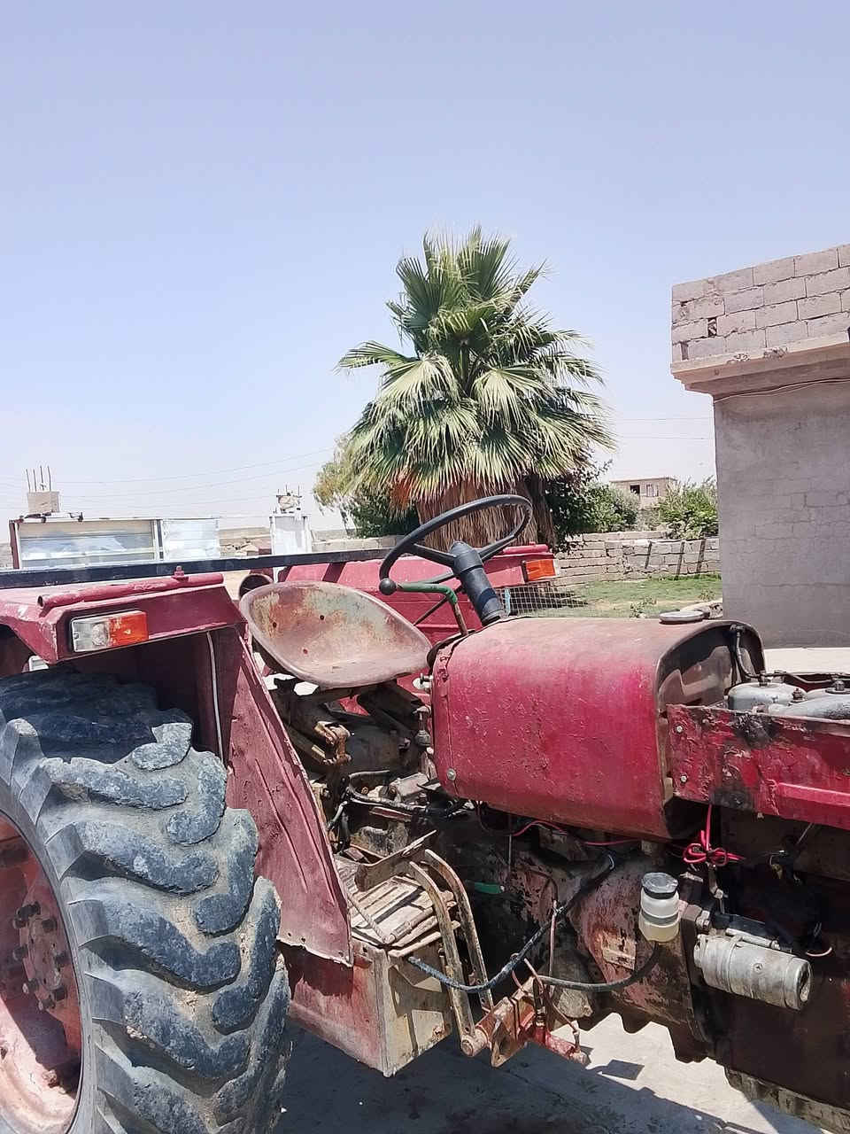 سلام عليكم تركتر جاهز للبيع
مكينه معمر جديد 
وايرمنيه كله شغاله 
بدون رقم
هودرليك شغال
مكاني جنوب الموصل حمام العليل 
نتصل عل رقم *********** بي واتساب
