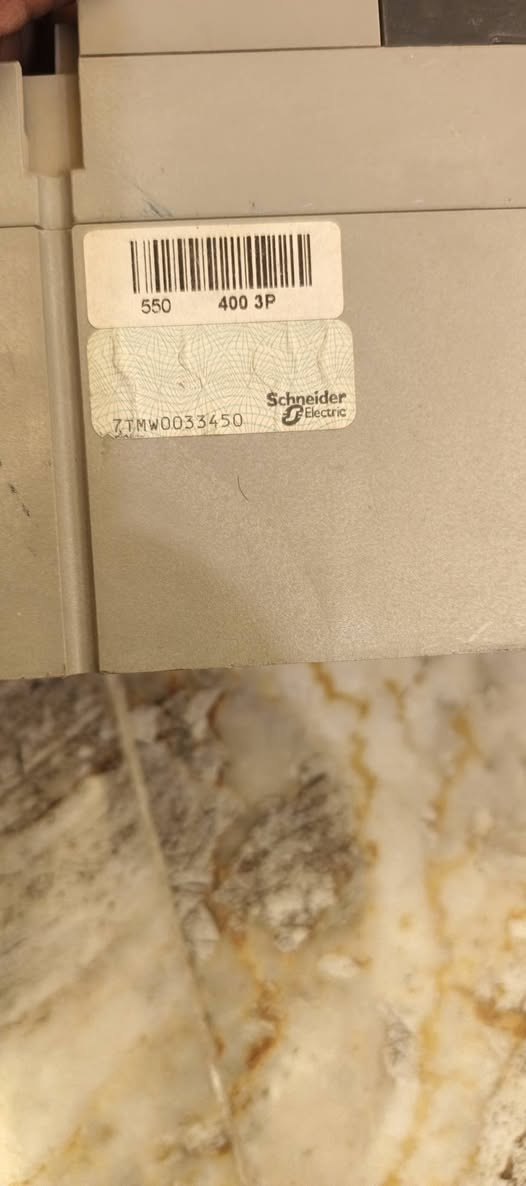 قاطع هوائي شنايدر أسباني 400امبير مامستخدم شرط النضافه 100%
السعر ٢٥٠ بي مجال تواصل ***********
