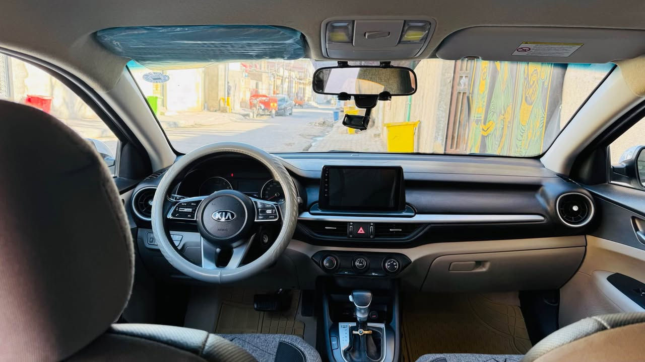 السلام عليكم من رخصة الادمن
للبيع كيا سيراتو خليجي موديل 2020  ماشيه126500 وقابله للزيادة رقم اربيل سنوية منتهي بأسم شركة عزيز فيصل عزيز بيها وكاله بأسم ولد صديقي  محرك 1600تبريد خلفي شاشة وكامره خلفيه حساسات بيها اربع اصابع بالبنيد سحب كارت والمدكر الايمن مقسم  وبيها رصعة كد شبر بالداير خلف السايق والباقي مكفول
السعر143 ورقه وبيها مجال بسيط 
مكاني بصرة حي الحسين 
هاتف 📞 *********** البصرة, العراق
