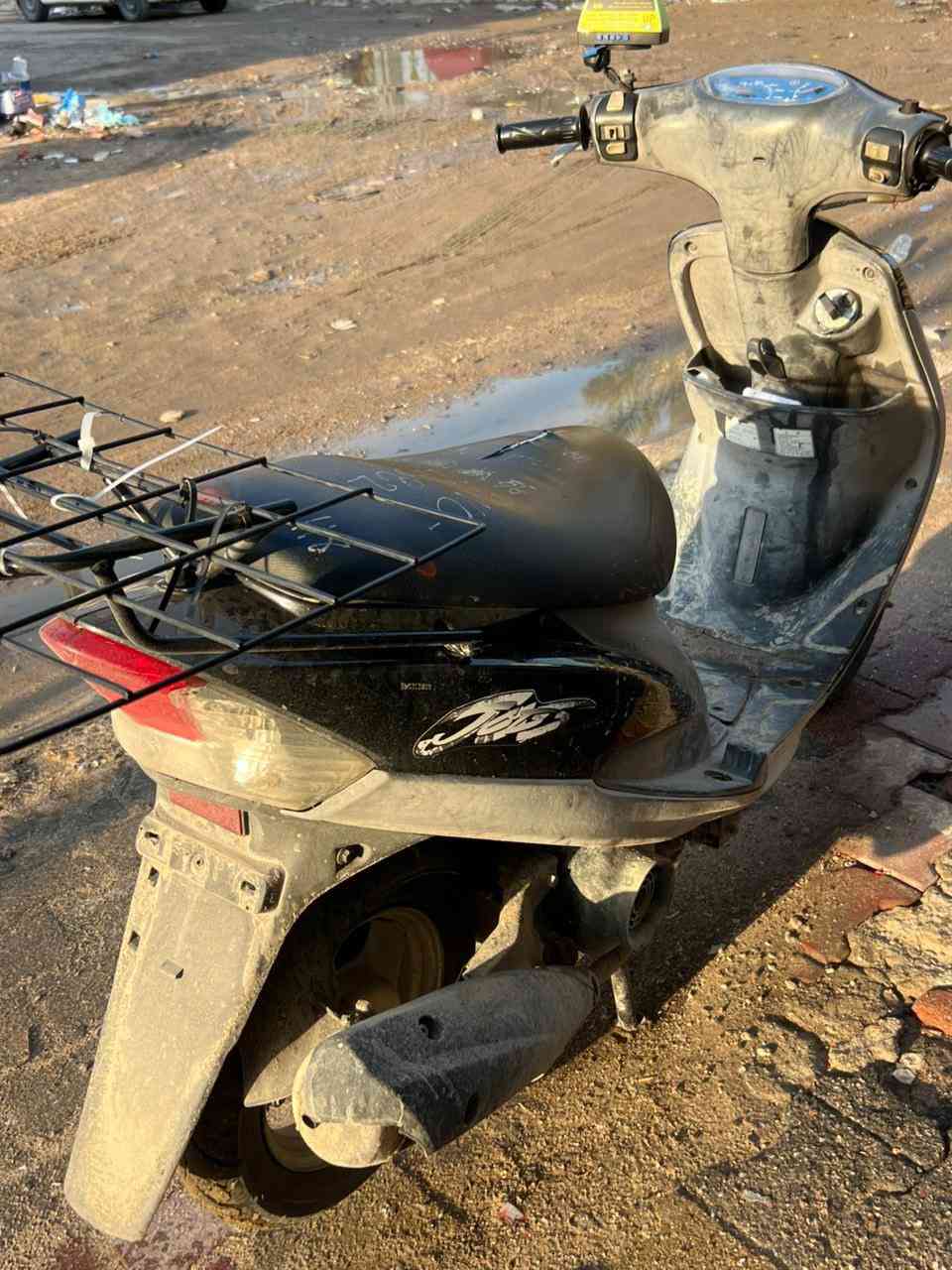 سلام عليكم دراجه ماكس قجمه دراجه نضيفه كلشي مابيه نكره سلف مامفتوحه المكان البصره. سعر 850 
يتصل ***********
