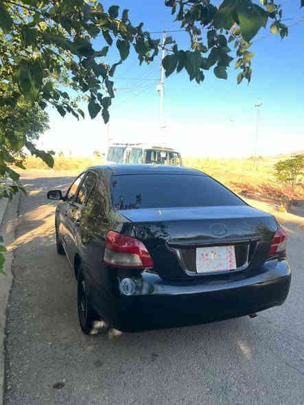 یارس 2009
بڕاوەی دوبەیە
گێڕ ئۆتۆ ماتیک 
دەبڵ گێچ و جام کارەبا و پێنج کەلە و ناوزەرد
چوار تایەی تازەیە 
هیچ لێدراوی نیە 
هەموو گیانی بەشەرت 

سعری 35 
***********
