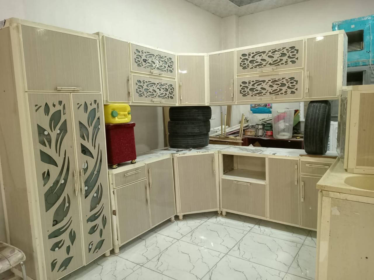 كاونتر الامنيوم جوكر مستخدم كلش نضيف اخو الجديدقياس  6 متر   تفصال احطاطه كله  من الطراز الاول  بعقوبه تقاطع القدس للاستفسار ***********.
