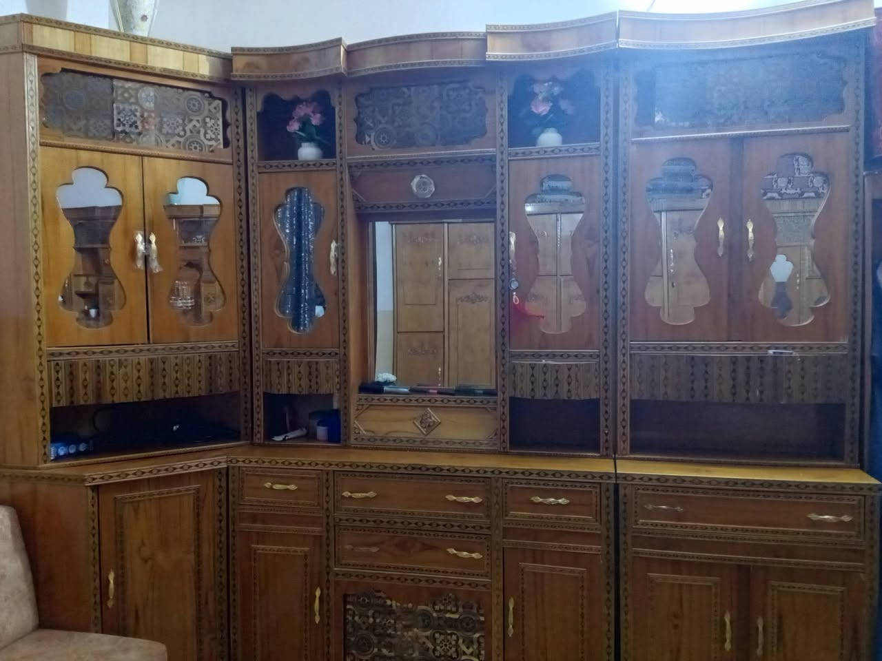 غرفة اخشاب للبيع للاستفسار ***********
