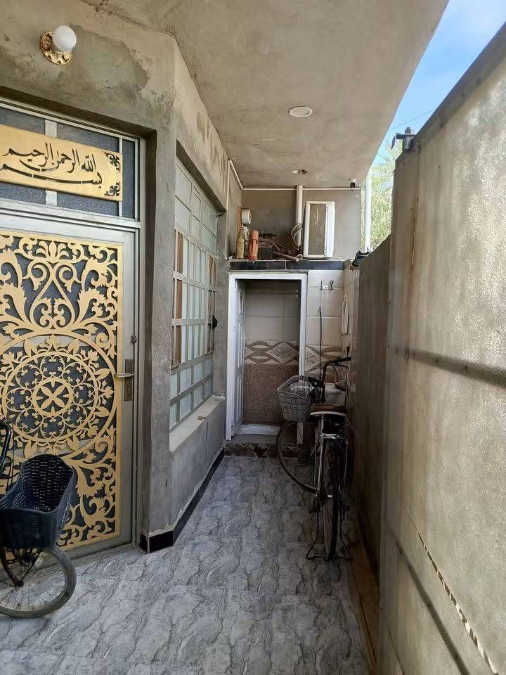 للبيع المساحة 98 متر
الواجه٧

نزال١٤

بناء طابوك 

الاساس رفت 

اربع غرف نوم 
الخدمات 
مجاري 
ماء 
كهرباء

طابو سند ٢٥   الموقع مقابل الجزيرة السياحية شارع سيد محمد المبرقع

استفسار اتصل ***********
