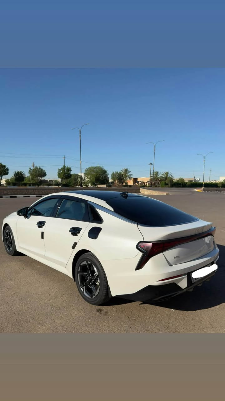 � للبيع كيا K5 EX موديل 2024 خليجي
✅ محرك 2500 GDI

✅ ممشى 45.000 كم

✅ وارد خليجي أصلي

✅ رقم أربيل

✅ هزة وسنوية جديدة لحد 2027

المواصفات:

▫️ سقف بانوراما

▫️ كاميرا خلفية

▫️ مستشعرات وقوف

▫️ حساسات ضغط الإطارات (TPMS)

▫️ نظام مراقبة النقطة العمياء

▫️ نظام المفتاح الذكي (Smart Key)

▫️ تشغيل عن بعد

▫️ صندوق ذكي

▫️ مثبت سرعة

▫️ كشنات جلد

▫️ داخلية لون بيجي

▫️ فرامل يد إلكترونية (بصمة) مع Auto Hold

▫️ مصابيح أمامية LED

▫️ فتحات تكييف للمقاعد الخلفية

▫️ مرايا جانبية كهربائية

📌 السيارة خليجي وليست أمريكي

📌 كلين من التبديل

📌 بيها بعض المعالجات التجميلية البسيطة (PDR) ومصلحات خفيفة

📌 جاهزة للفحص بأي مكان

السعر   225
للتواصل ***********
