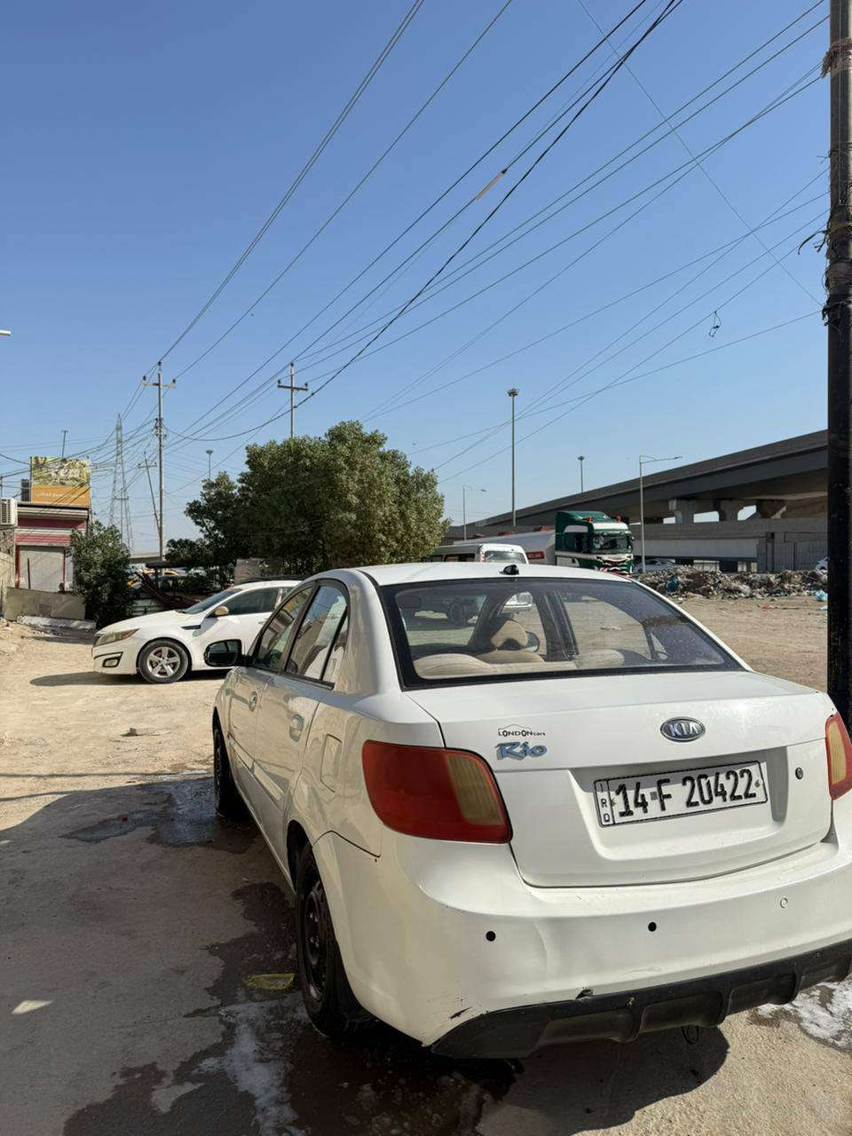 سلام عليكم  كيه ريو موديل 2012 خليجي تخم تاير تبريد رقم انكليزي 
مكينه 1600 حادثهه بل تكمه وباب موضح بلصوره دواخل عسليات  السعر 70 وبيهه مجال  مكان السياره ( الناصريه المركز) رقم الستفسار ***********
